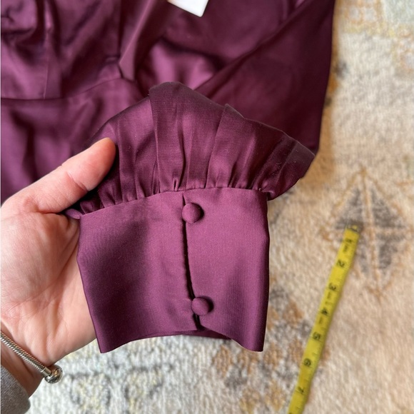 NWT Abercrombie & Fitch A&F Satin Long Sleeve Top, rich Burgundy color size XS - Picture 4 of 8